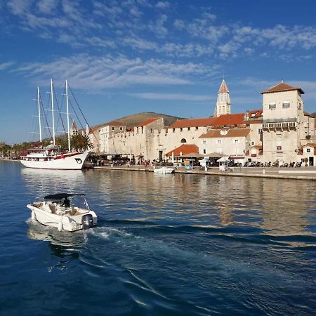 Apartment Okrug Gornji - Trogir With Sea View Exterior foto