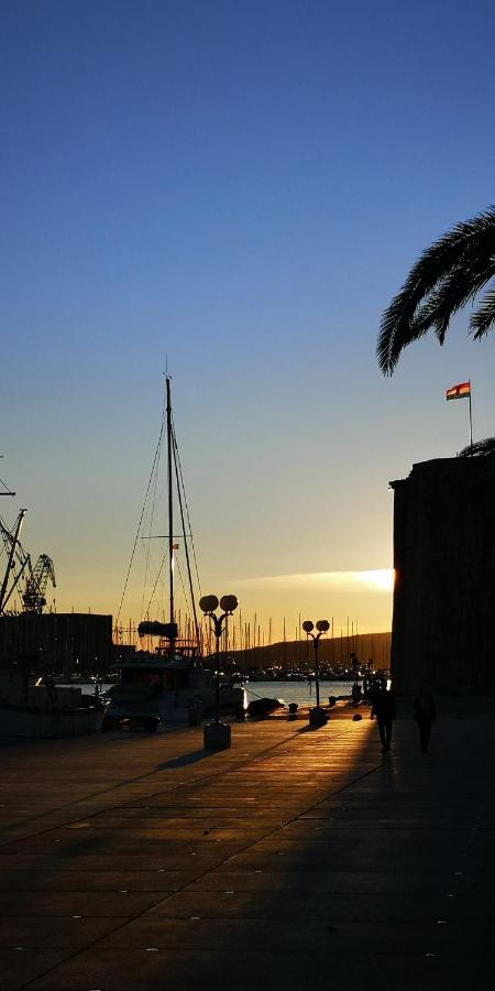 Apartment Okrug Gornji - Trogir With Sea View Exterior foto