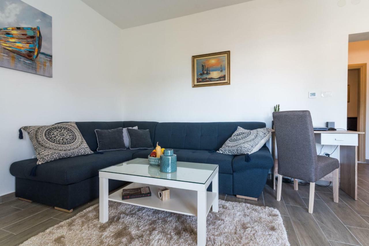 Apartment Okrug Gornji - Trogir With Sea View Exterior foto