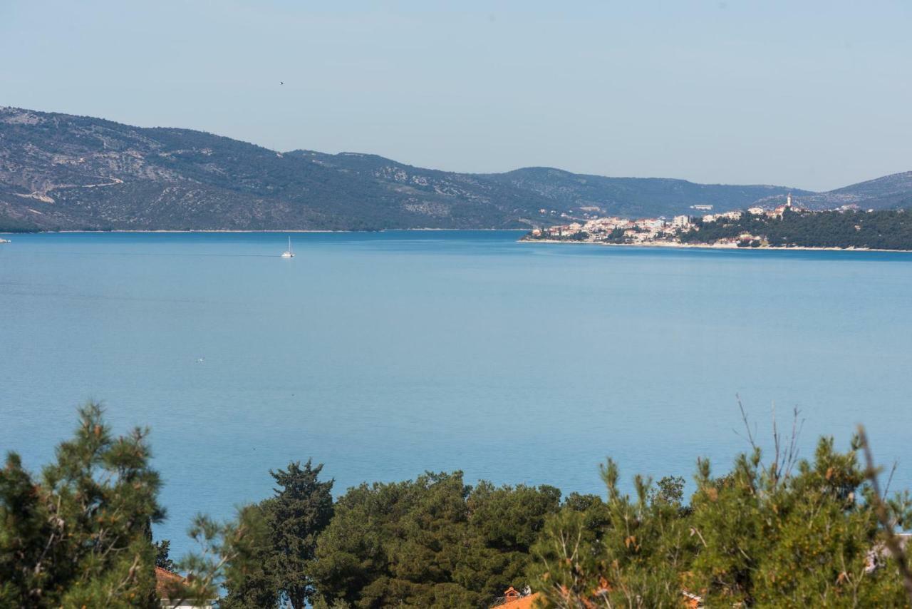 Apartment Okrug Gornji - Trogir With Sea View Exterior foto