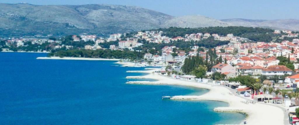 Apartment Okrug Gornji - Trogir With Sea View Exterior foto