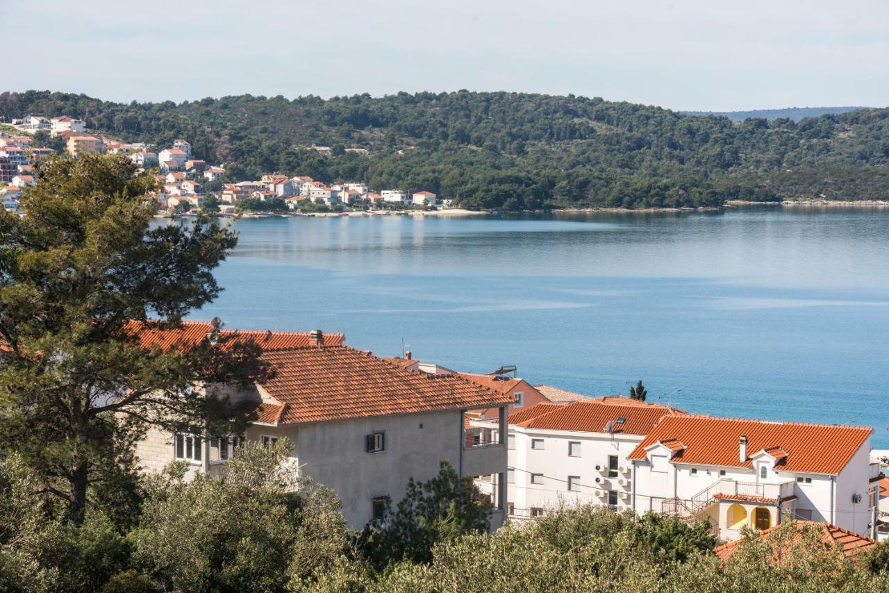 Apartment Okrug Gornji - Trogir With Sea View Exterior foto