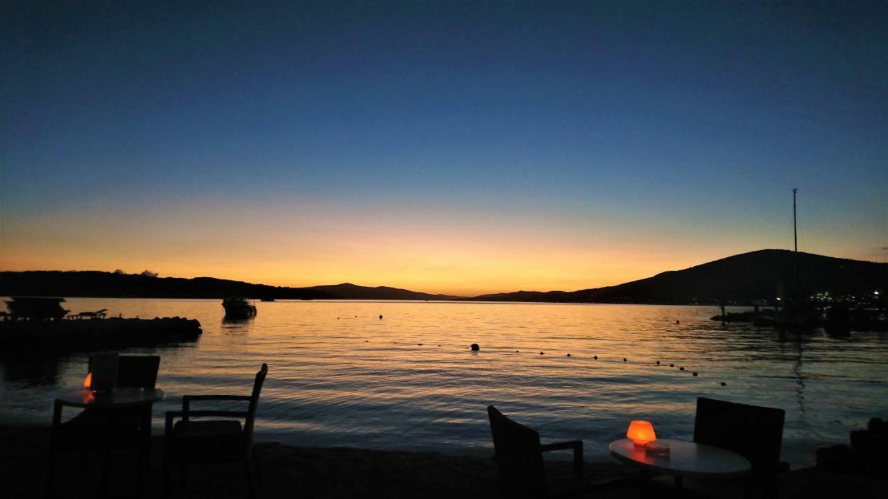 Apartment Okrug Gornji - Trogir With Sea View Exterior foto